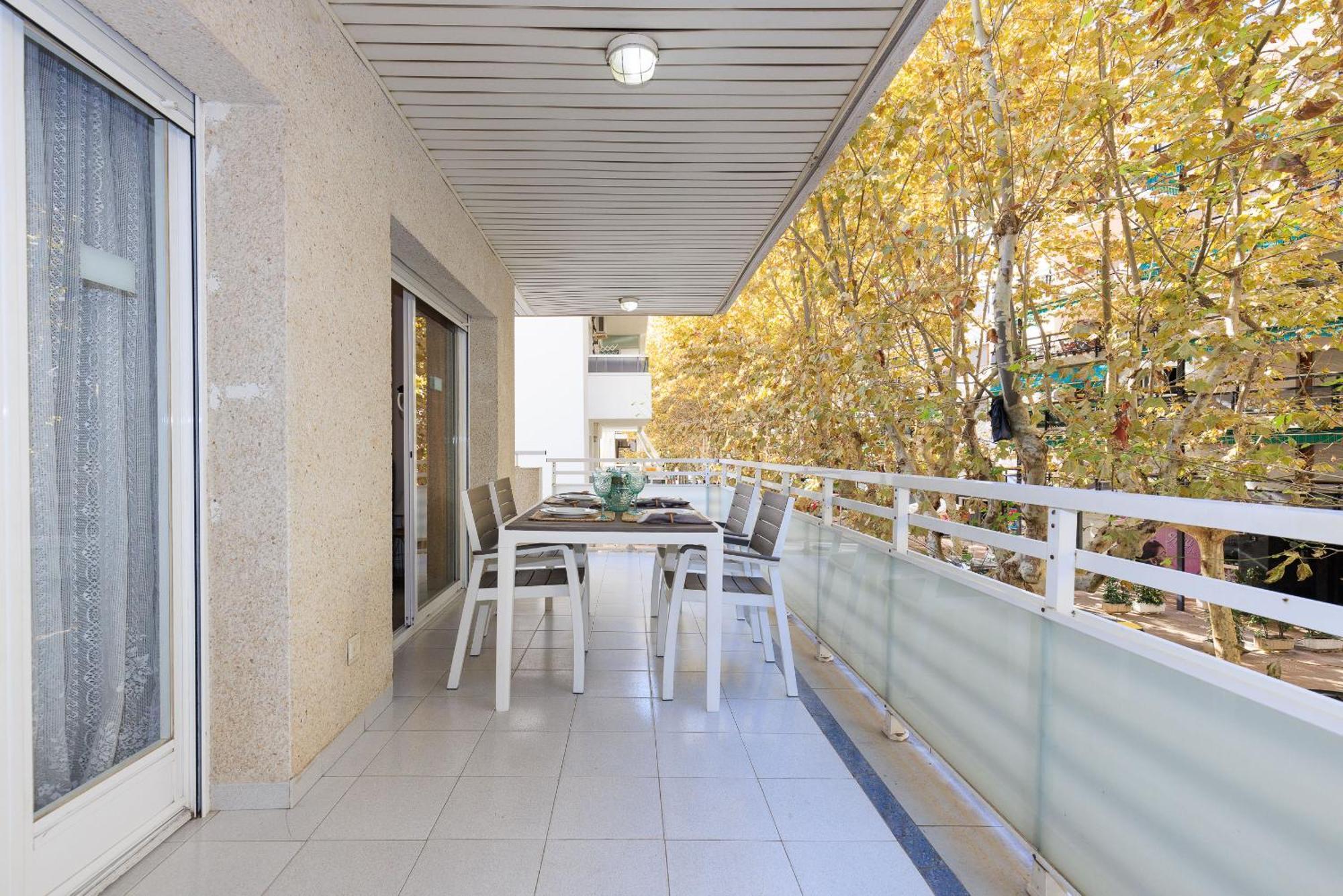 Uhc Apartamento Ruisenores Салоу Екстериор снимка
