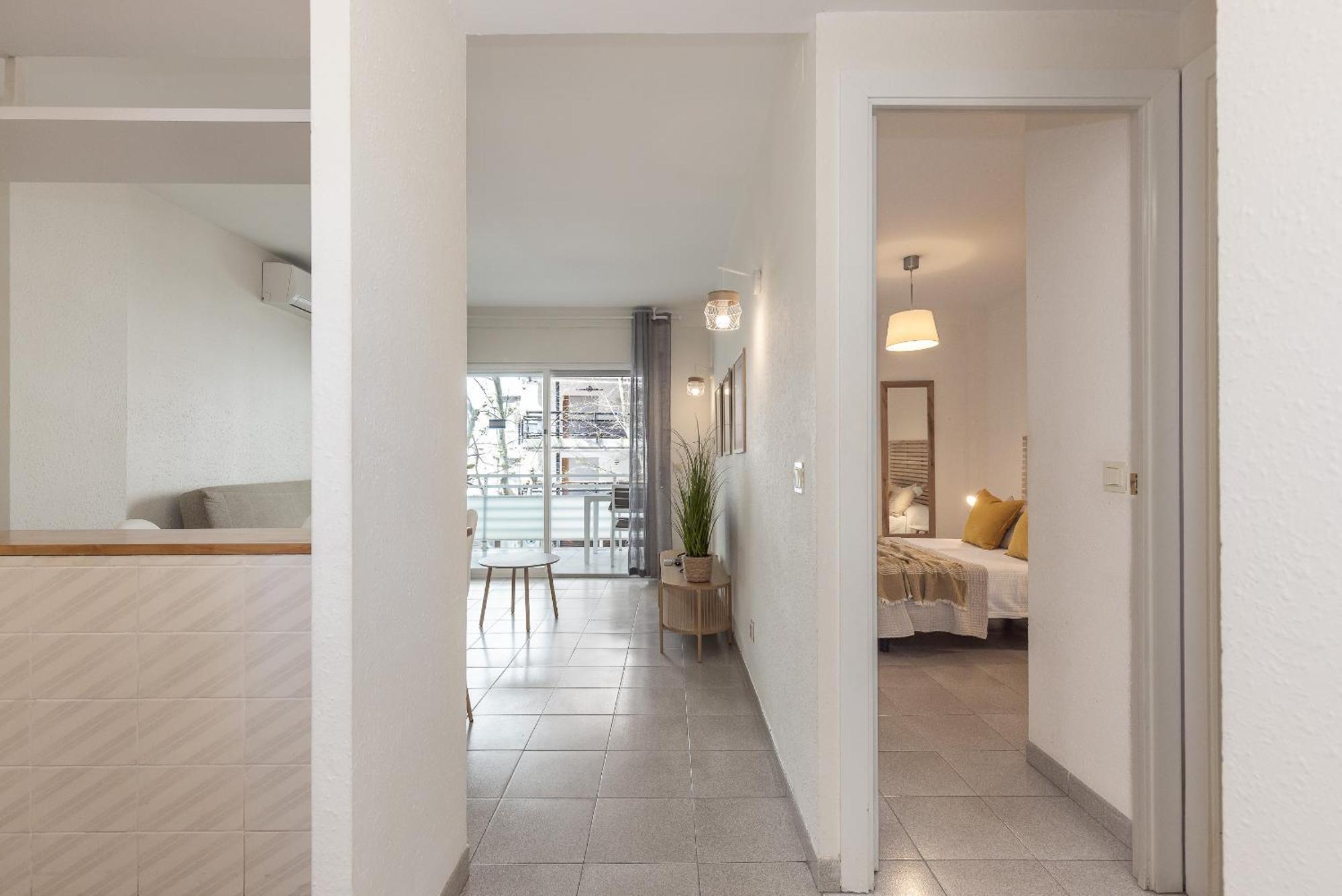 Uhc Apartamento Ruisenores Салоу Екстериор снимка